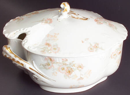 Schleiger 237 Tureen &  Lid