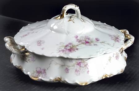 Schleiger 248F Round Covered Vegetable