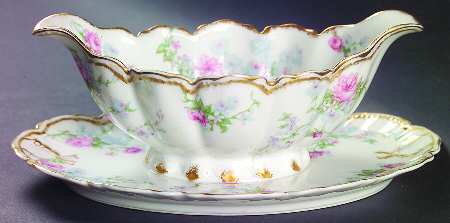 Schleiger 261 Gravy Boat with Attached Underplate