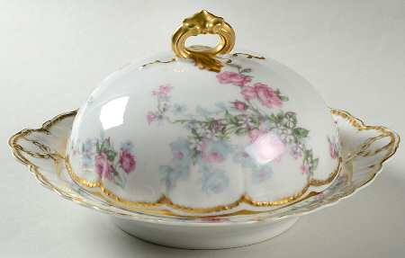 Schleiger 261 Round Covered Butter with Strainer