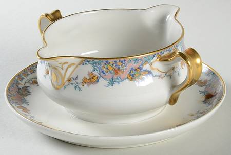 Schleiger 268a Gravy Boat with Attached Underplate