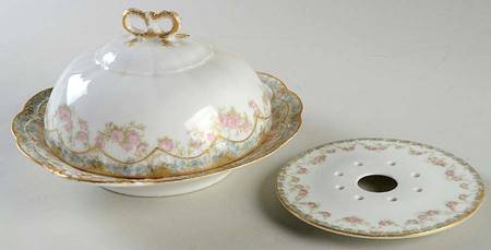 Schleiger 271A Round Covered Butter with Strainer