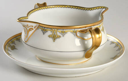Schleiger 283 Gravy Boat with Attached Underplate