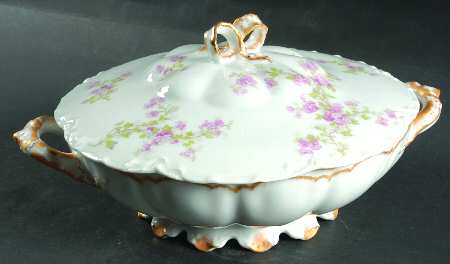 Schleiger 29 Round Covered Vegetable