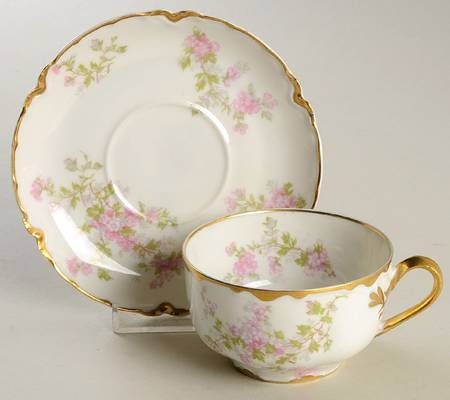 Schleiger 29e Flat Cup & Saucer Set
