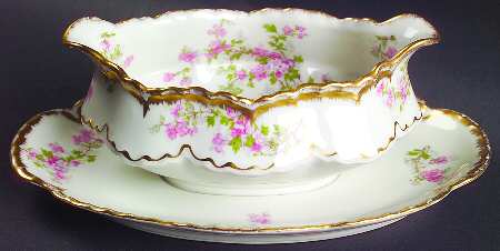 Schleiger 29K Gravy Boat with Attached Underplate