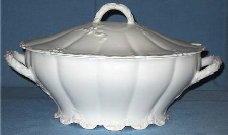 Schleiger 301 Oval Tureen & Lid