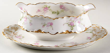 Schleiger 31 Gravy Boat with Attached Underplate