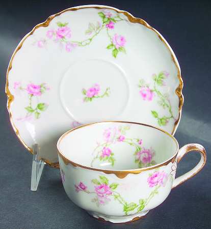Schleiger 31 Flat Cup & Saucer Set