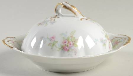 Schleiger 310A Round Covered Butter with Strainer