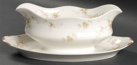 Schleiger 318a Gravy Boat with Attached Underplate
