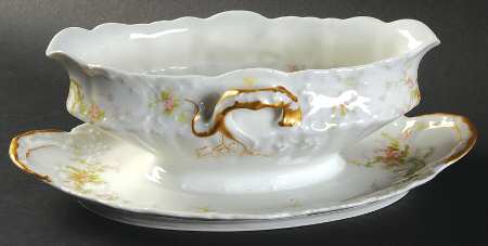 Schleiger 318B Gravy Boat with Attached Underplate
