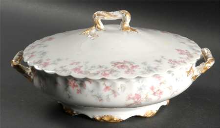 Schleiger 32 Round Covered Vegetable