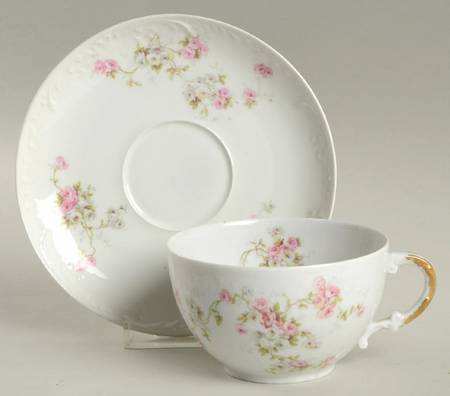 Schleiger 320e (Smooth) Footed Cup & Saucer Set