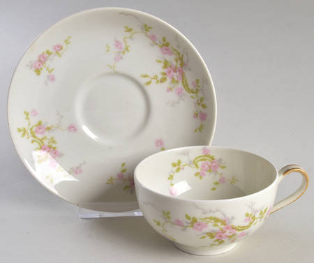 Schleiger 322 Flat Cup & Saucer Set