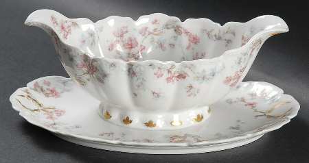 Schleiger 32A Gravy Boat with Attached Underplate