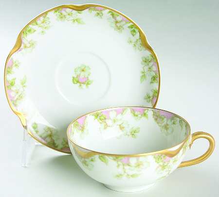 Schleiger 33 Flat Cup & Saucer Set