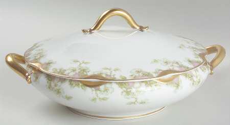 Schleiger 33 Round Covered Vegetable