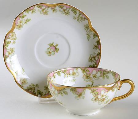 Schleiger 33 Flat Cup & Saucer Set