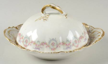 Schleiger 330 Round Covered Butter with Strainer