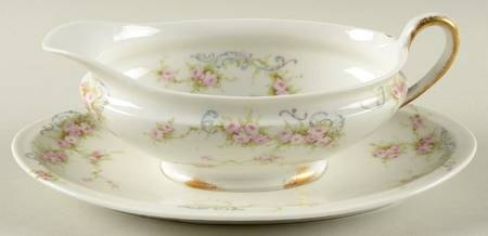 Schleiger 340e Gravy Boat with Attached Underplate