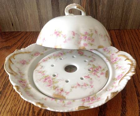 Schleiger 341A Round Covered Butter with Strainer