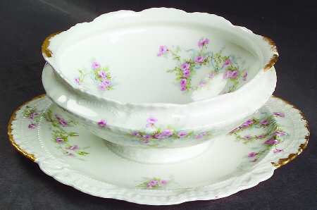 Schleiger 342 Gravy Boat with Attached Underplate