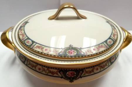 Schleiger 344 Round Covered Vegetable