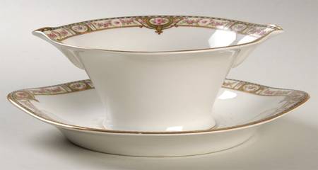 Schleiger 344d Gravy Boat with Attached Underplate