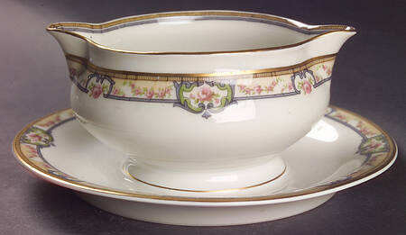 Schleiger 345A Gravy Boat with Attached Underplate