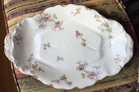 Schleiger 36D 15" Oval Serving Platter with Well