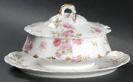 Schleiger 39F Gravy Boat w/Attached Underplate & Lid