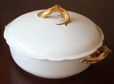 Schleiger 4 Round Covered Vegetable