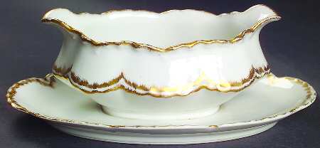 Schleiger 418 Gravy Boat with Attached Underplate