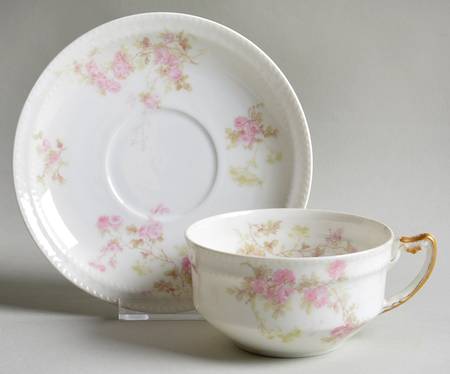 Schleiger 42 Flat Cup & Saucer Set