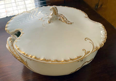 Schleiger 422 Tureen &  Lid