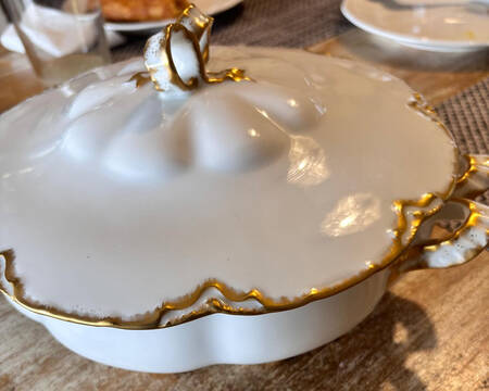 Schleiger 427 Round Covered Vegetable