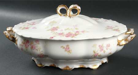 Schleiger 42H Oval Covered Vegetable