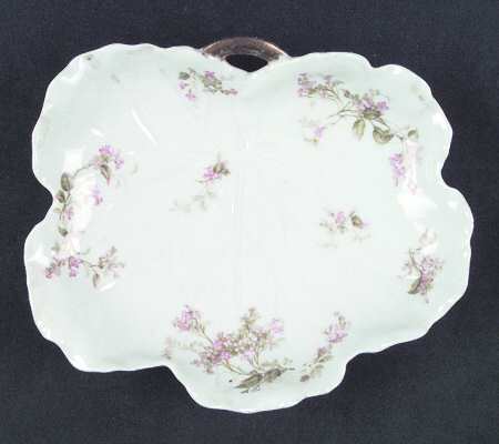 Schleiger 444h Leaf Shaped Dish