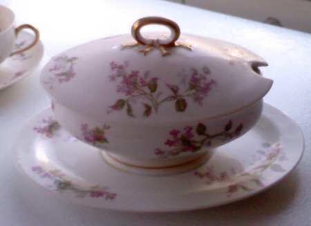 Schleiger 444h Sauce Boat & Lid with Underplate