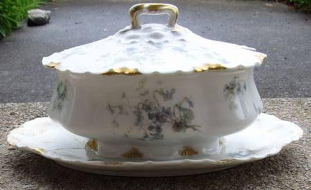 Schleiger 452i Gravy Boat w/Attached Underplate & Lid