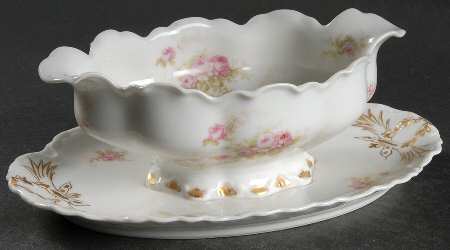 Schleiger 456 Gravy Boat with Attached Underplate