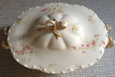 Schleiger 459C Oval Covered Vegetable