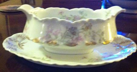 Schleiger 46 Gravy Boat with Attached Underplate