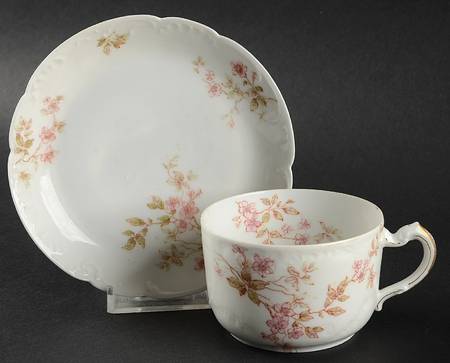 Schleiger 464 Flat Cup & Saucer Set