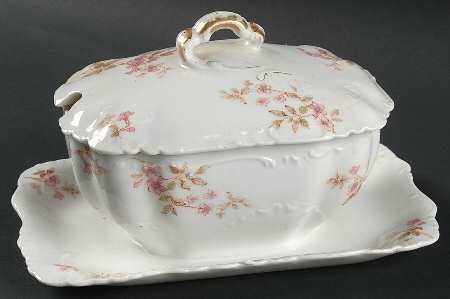 Schleiger 464 Gravy Boat w/Attached Underplate & Lid