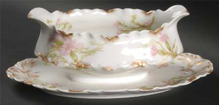 Schleiger 472e Gravy Boat with Attached Underplate