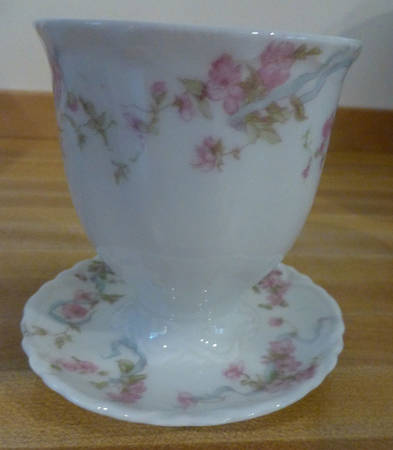 Schleiger 481 Egg Cup with Attached Underplate