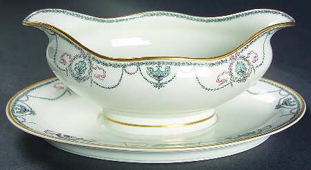 Schleiger 510 Gravy Boat with Attached Underplate