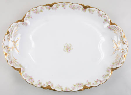 Schleiger 525 17" Oval Platter with Well